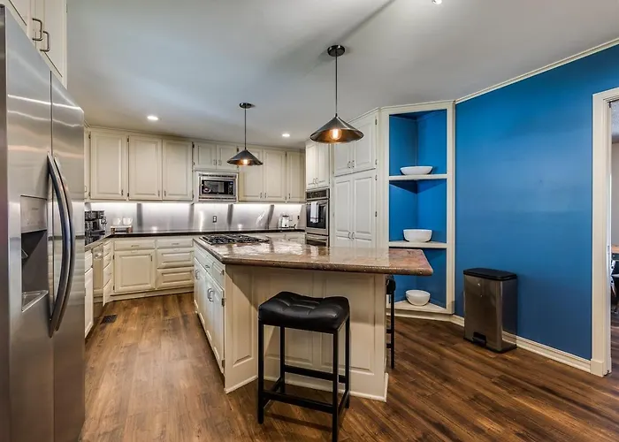 Arch House 3br Bunk Pool Game * Tulsa