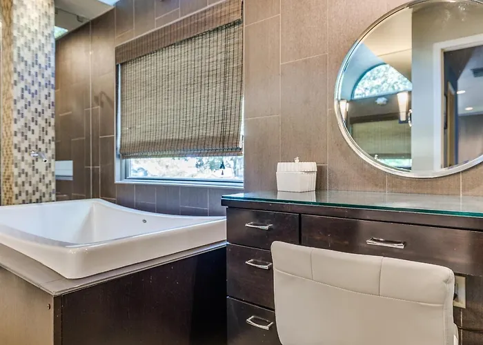 Arch House 3br Bunk Pool Game * Tulsa